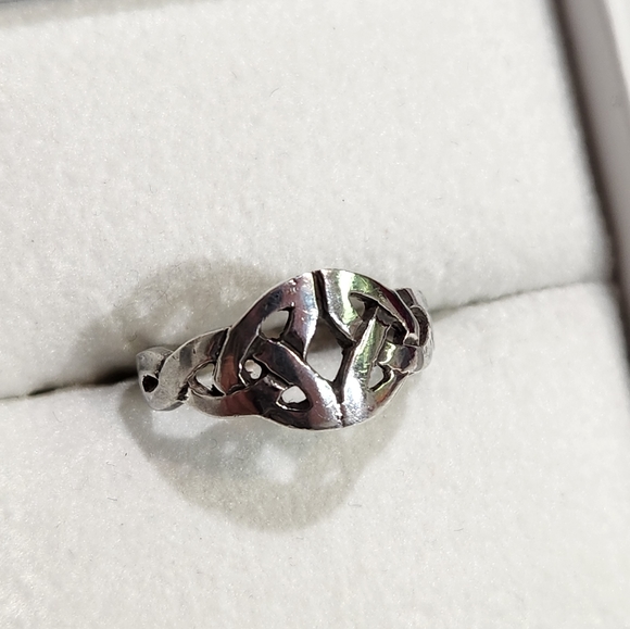 Genuine Vintage Sterling Silver "Double Trinity Knot" Infinity Ring (Size 5.25) - Picture 9 of 12